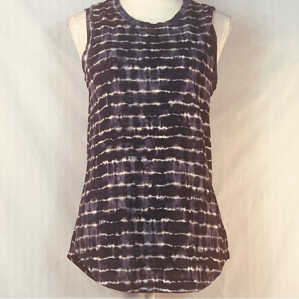 Athleta Tank Too Blue & White Sleeveless Scoop Hem Round Neckline Tie Dye EUC S